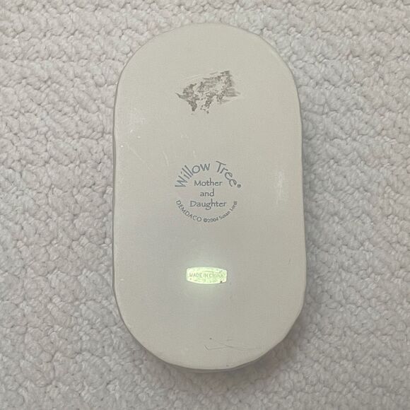 Willow Tree Mother and Daughter Keepsake Box 2004 by Susan Lordi - Picture 10 of 11